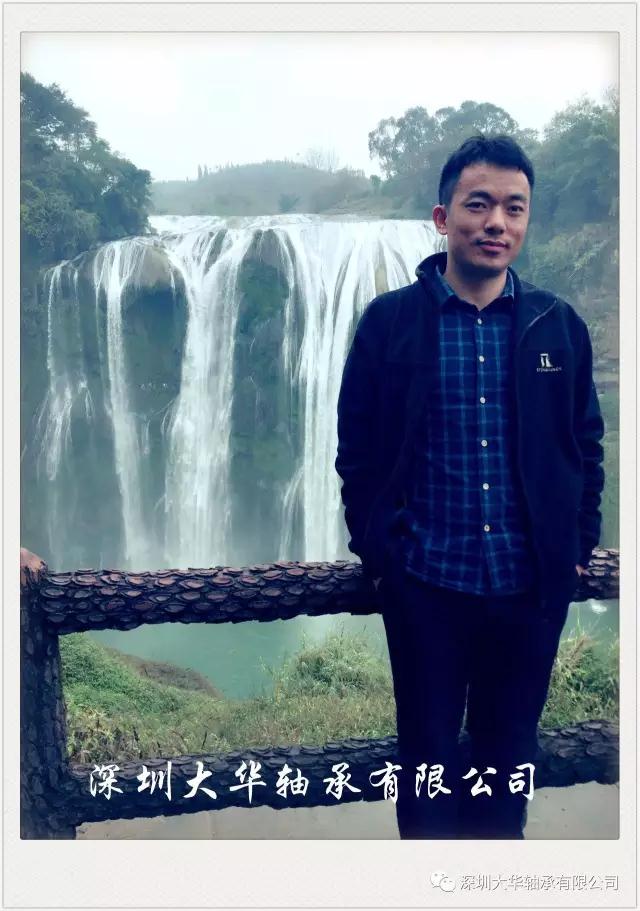 來一張浦經(jīng)理的特寫，有沒有長得很像李彥宏？